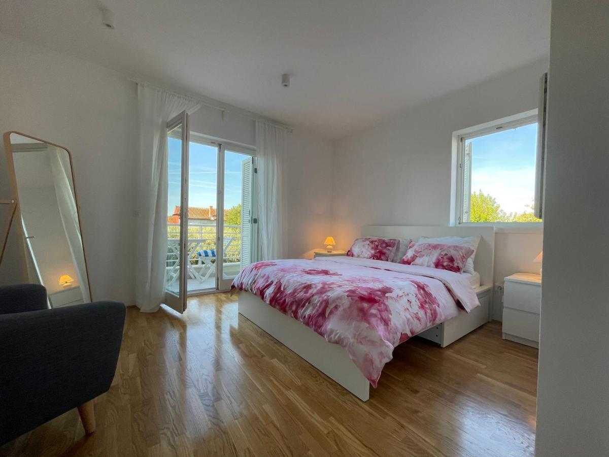 Apartments Mali Ivo Nin Eksteriør bilde