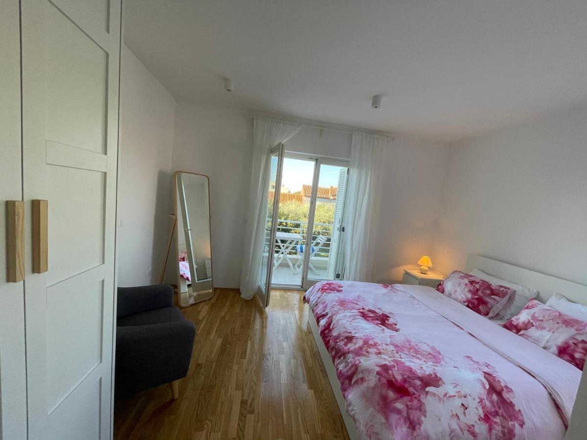 Apartments Mali Ivo Nin Eksteriør bilde
