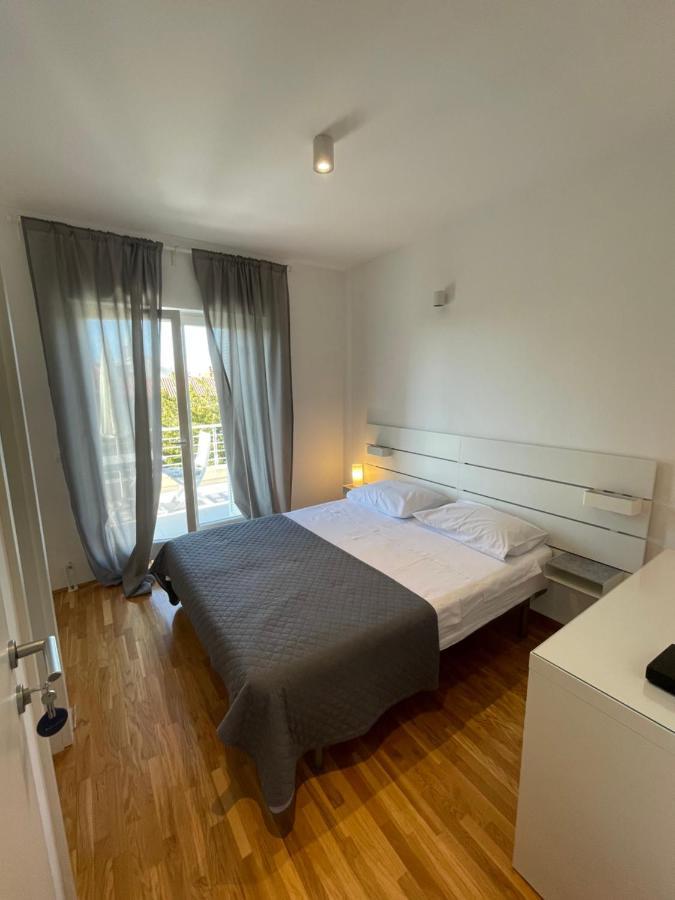 Apartments Mali Ivo Nin Eksteriør bilde